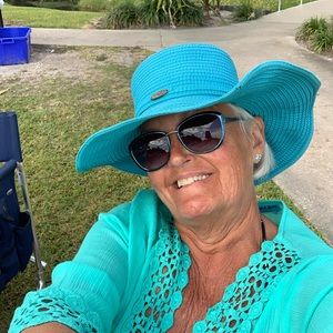 Meet your Posher, Beatrice